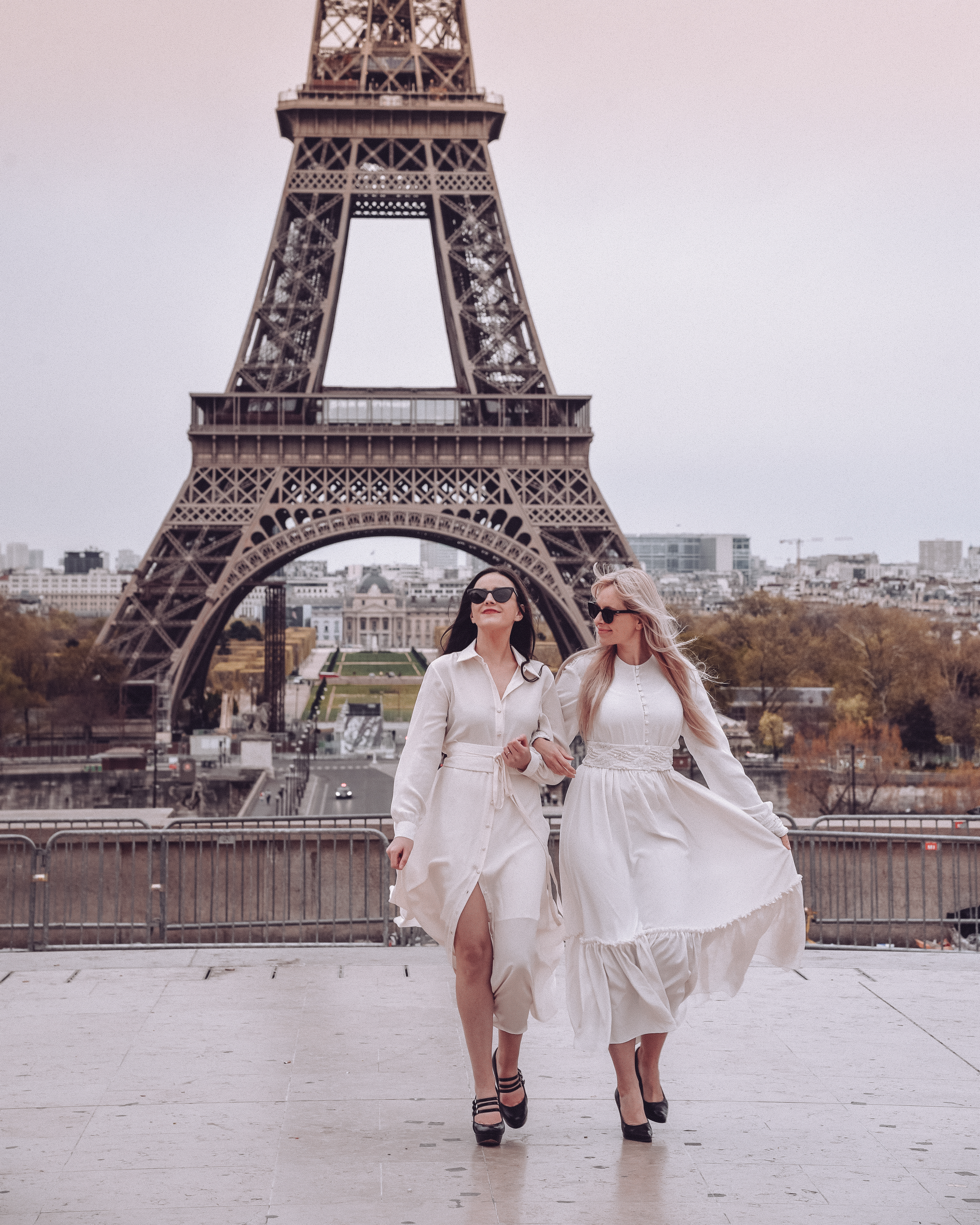 Girls Trip Paris Eiffel Tower views women