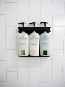 Hotel Indigo Williamsburg Brooklyn NYC bathroom shower gel shampoo conditioner