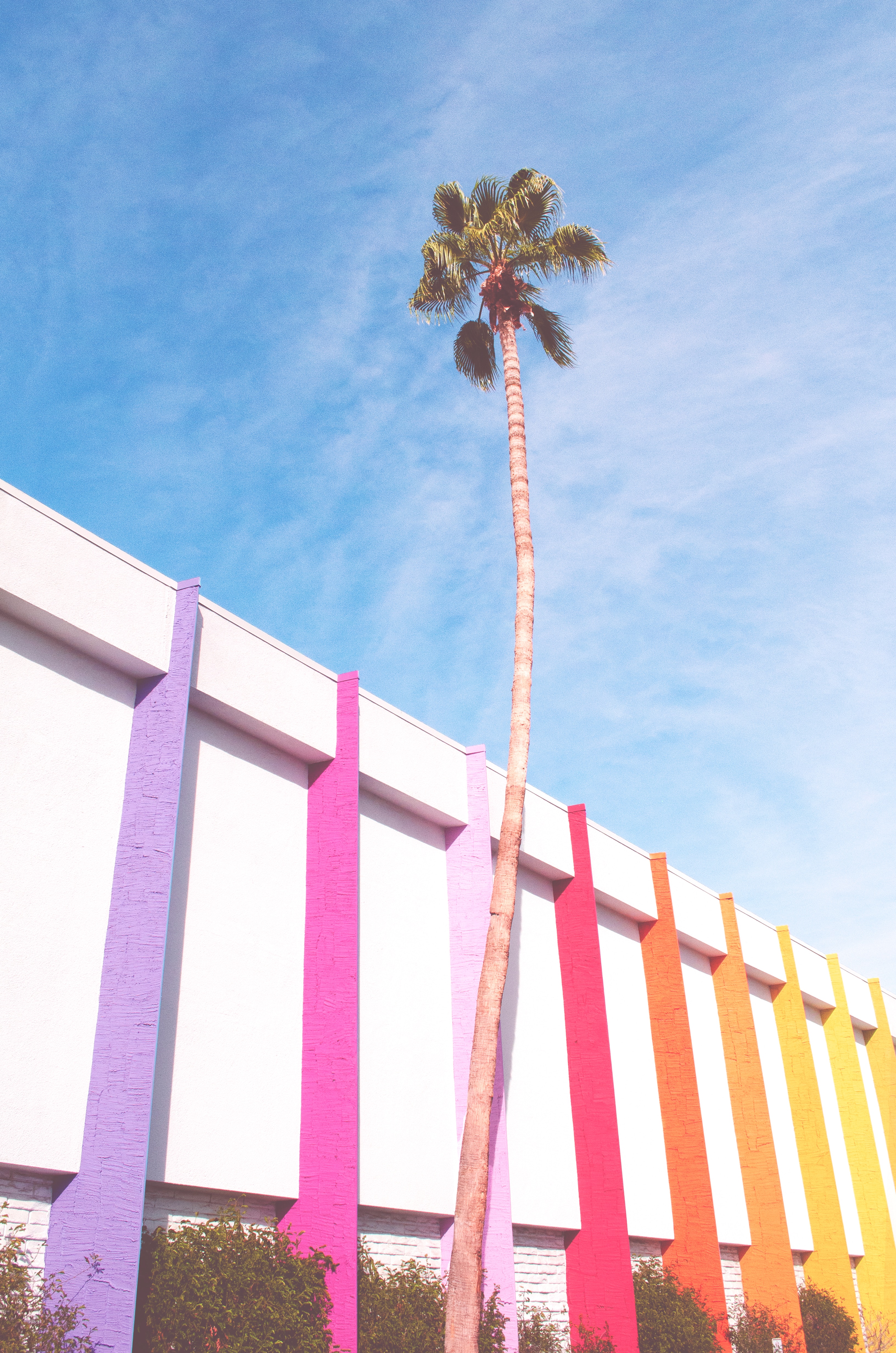 5. Palm Springs California david-everett-strickler-BT_NIyCVnzk-unsplash