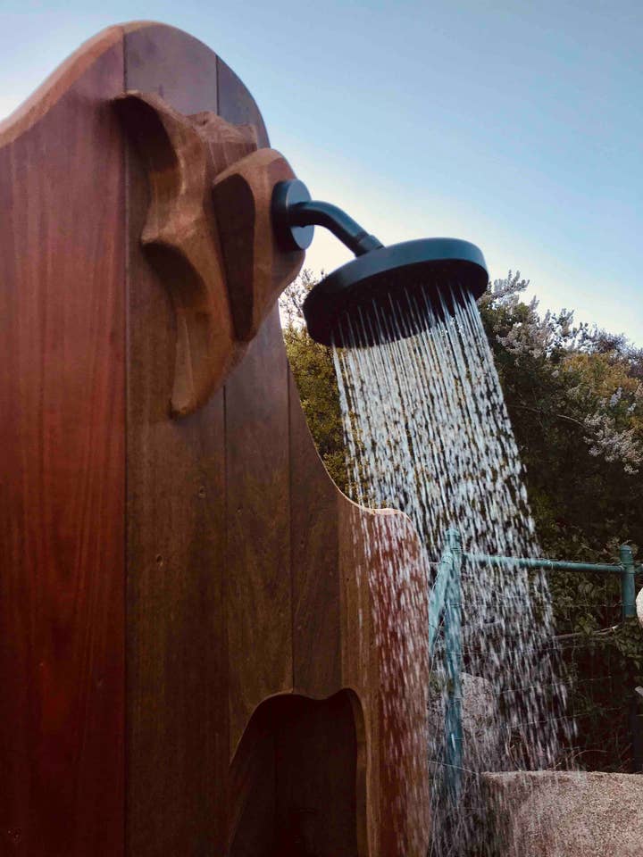 Hobbit and Lord of the Rings Airbnb homes and houses in the USA outdoor wood shower San Diego California