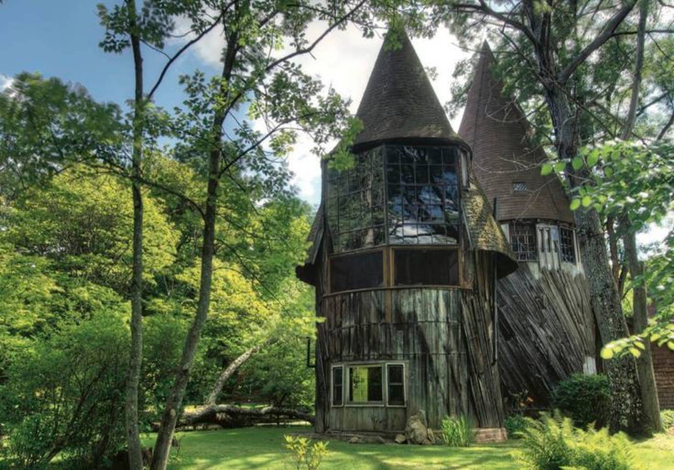 Most Unique USA Airbnbs round silo studio cottage Massachusetts