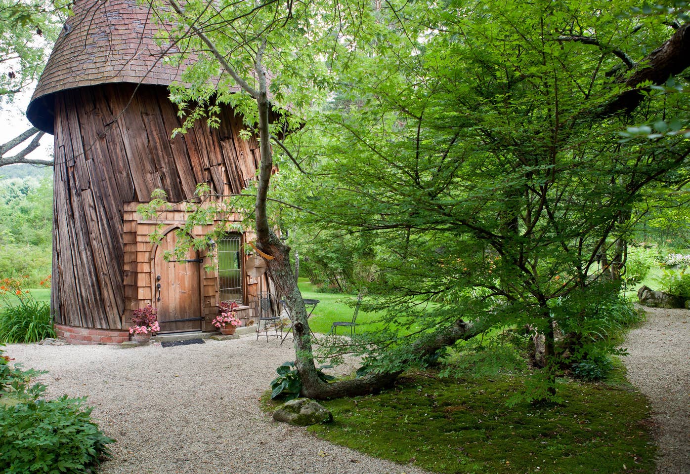 Most Unique USA Airbnbs round silo studio cottage Massachusetts 